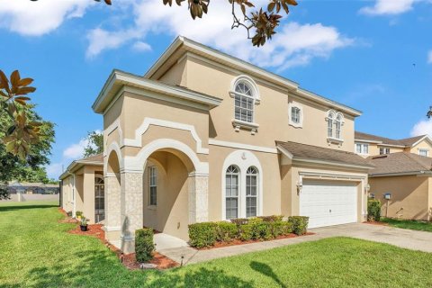 House in Haines City, Florida 5 bedrooms, 257.62 sq.m. № 1796198 - photo 2