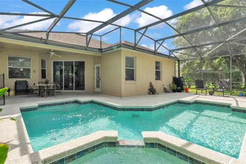 House in Haines City, Florida 5 bedrooms, 257.62 sq.m. № 1796198 - photo 3