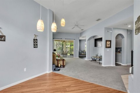 House in Haines City, Florida 5 bedrooms, 257.62 sq.m. № 1796198 - photo 8