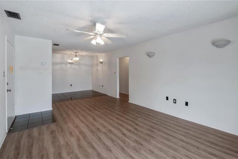 Condo in Altamonte Springs, Florida, 1 bedroom  № 2197056 - photo 5
