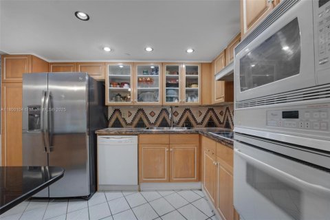 Condominio en venta en Miami, Florida, 2 dormitorios, 117.8 m2 № 1981889 - foto 18