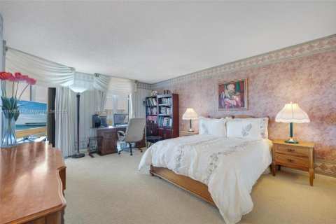 Condominio en venta en Miami, Florida, 2 dormitorios, 117.8 m2 № 1981889 - foto 10