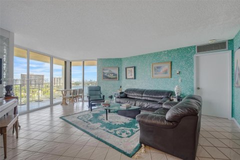 Condominio en venta en Miami, Florida, 2 dormitorios, 117.8 m2 № 1981889 - foto 22
