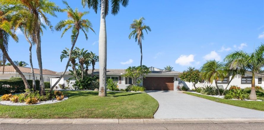 Villa ou maison à Clearwater, Floride 4 chambres, 263.1 m2 № 2425349