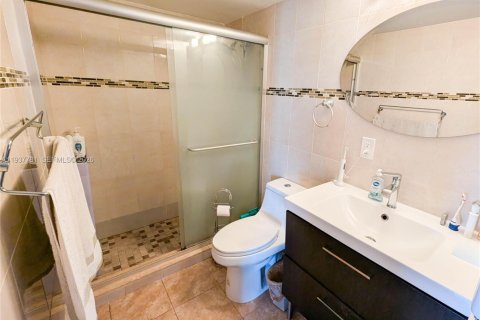 Condominio en venta en Sunny Isles Beach, Florida, 2 dormitorios, 93.65 m2 № 1995428 - foto 15