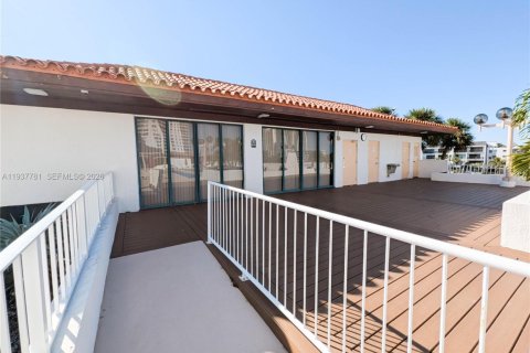 Condominio en venta en Sunny Isles Beach, Florida, 2 dormitorios, 93.65 m2 № 1995428 - foto 21