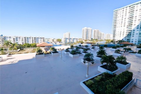 Condominio en venta en Sunny Isles Beach, Florida, 2 dormitorios, 93.65 m2 № 1995428 - foto 18