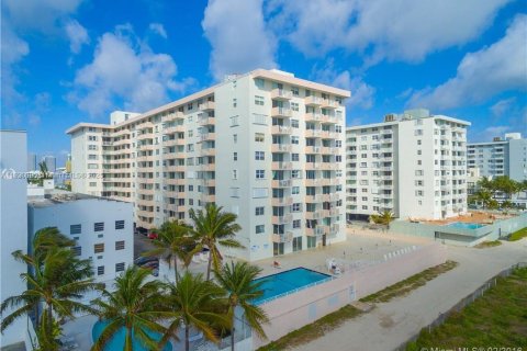Condominio en venta en Miami Beach, Florida, 1 dormitorio, 61.22 m2 № 1975035 - foto 28