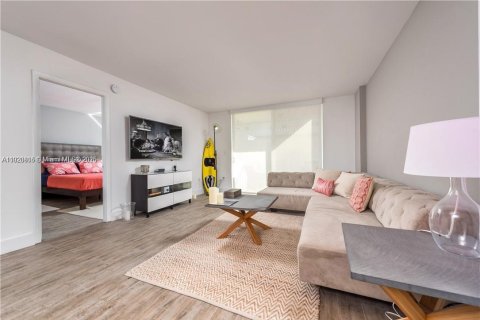 Condominio en venta en Miami Beach, Florida, 1 dormitorio, 61.22 m2 № 1975035 - foto 6