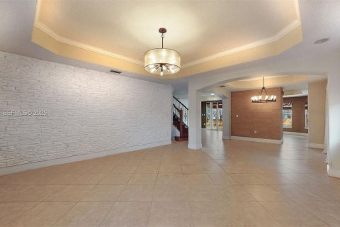 House in Miami, Florida 5 bedrooms, 316.15 sq.m. № 1989355 - photo 26