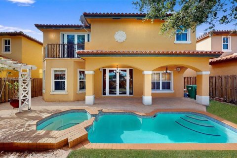 House in Miami, Florida 5 bedrooms, 316.15 sq.m. № 1989355 - photo 11