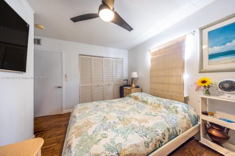 House in Marathon, Florida 4 bedrooms, 134.52 sq.m. № 1781727 - photo 30