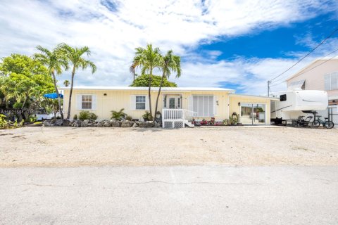 House in Marathon, Florida 4 bedrooms, 134.52 sq.m. № 1781727 - photo 7