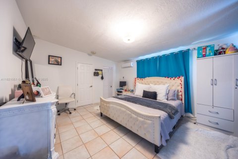 House in Marathon, Florida 4 bedrooms, 134.52 sq.m. № 1781727 - photo 16