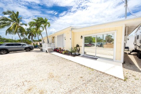 House in Marathon, Florida 4 bedrooms, 134.52 sq.m. № 1781727 - photo 9