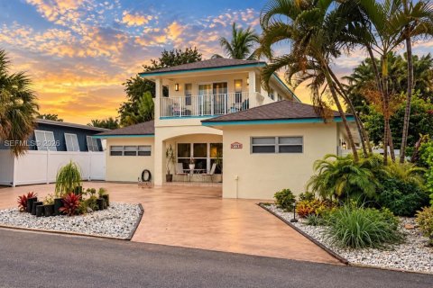 Casa en venta en Lantana, Florida, 4 dormitorios, 190.54 m2 № 2385475 - foto 3