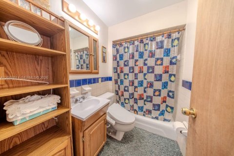 Casa en venta en Lantana, Florida, 4 dormitorios, 190.54 m2 № 2385475 - foto 11