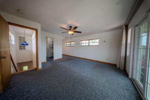 Casa en venta en Lantana, Florida, 4 dormitorios, 190.54 m2 № 2385475 - foto 15