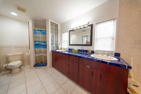 Casa en venta en Lantana, Florida, 4 dormitorios, 190.54 m2 № 2385475 - foto 19