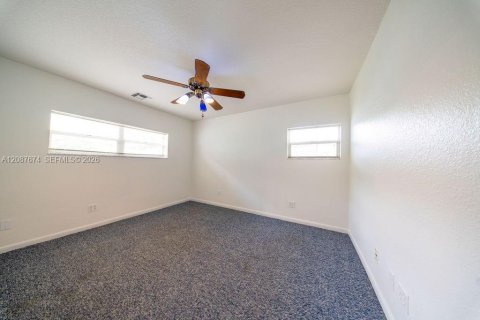 Casa en venta en Lantana, Florida, 4 dormitorios, 190.54 m2 № 2385475 - foto 14