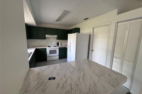 House in Ocala, Florida 3 bedrooms, 111.85 sq.m. № 2218664 - photo 7