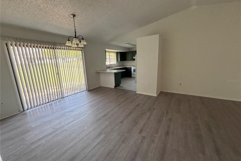 House in Ocala, Florida 3 bedrooms, 111.85 sq.m. № 2218664 - photo 5