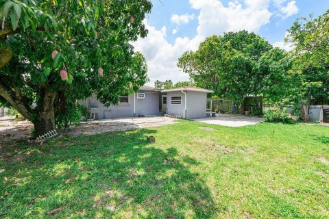 Villa ou maison à vendre à Fort Lauderdale, Floride: 4 chambres, 122.63 m2 № 2432506 - photo 2