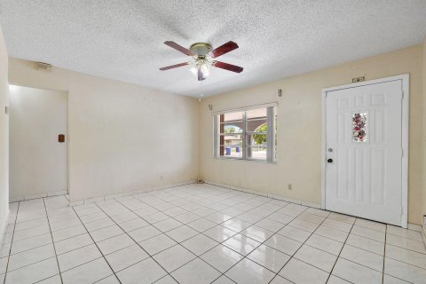 Villa ou maison à vendre à Fort Lauderdale, Floride: 4 chambres, 122.63 m2 № 2432506 - photo 8