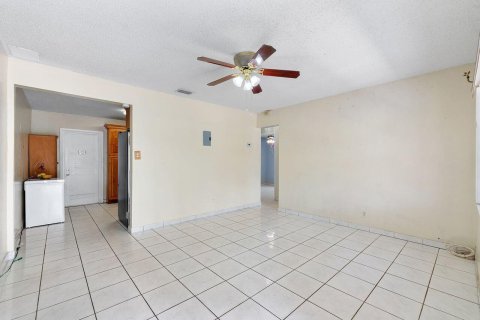 Villa ou maison à vendre à Fort Lauderdale, Floride: 4 chambres, 122.63 m2 № 2432506 - photo 4