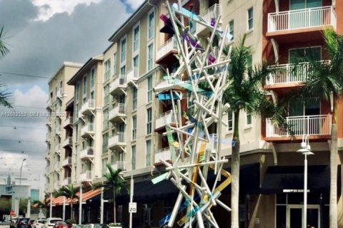 Condominio en alquiler en Miami, Florida, 1 dormitorio, 78.22 m2 № 2345725 - foto 2