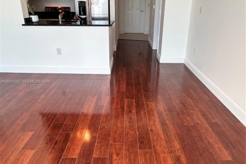 Condominio en alquiler en Miami, Florida, 1 dormitorio, 78.22 m2 № 2345725 - foto 21
