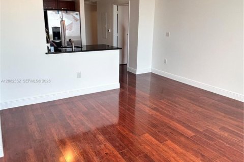 Condominio en alquiler en Miami, Florida, 1 dormitorio, 78.22 m2 № 2345725 - foto 20