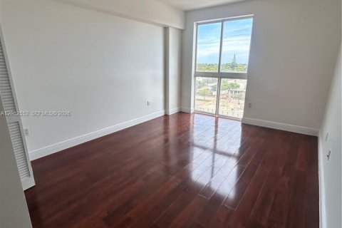 Condominio en alquiler en Miami, Florida, 1 dormitorio, 78.22 m2 № 2345725 - foto 6