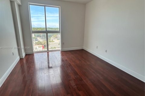 Condominio en alquiler en Miami, Florida, 1 dormitorio, 78.22 m2 № 2345725 - foto 14