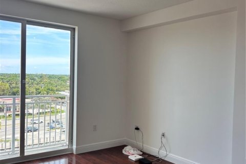 Condominio en alquiler en Miami, Florida, 1 dormitorio, 78.22 m2 № 2345725 - foto 4