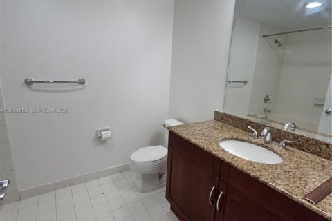 Condominio en alquiler en Miami, Florida, 1 dormitorio, 78.22 m2 № 2345725 - foto 15