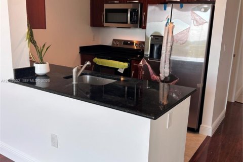 Condominio en alquiler en Miami, Florida, 1 dormitorio, 78.22 m2 № 2345725 - foto 16