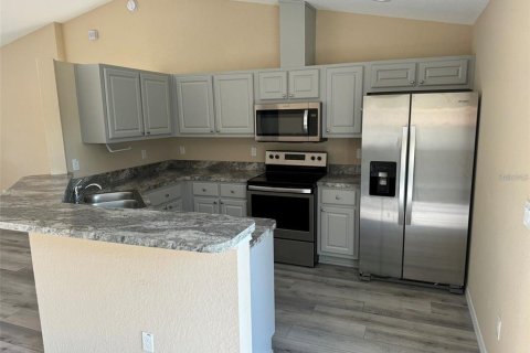 House in Ocala, Florida 3 bedrooms, 114.83 sq.m. № 1885008 - photo 9