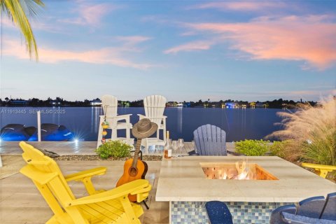 Villa ou maison à vendre à Sugarloaf Key, Floride: 4 chambres, 270.07 m2 № 1982186 - photo 4