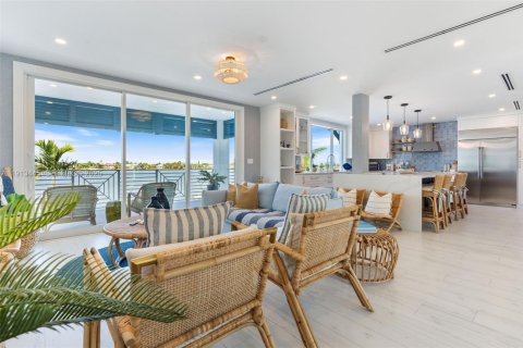 Villa ou maison à vendre à Sugarloaf Key, Floride: 4 chambres, 270.07 m2 № 1982186 - photo 11