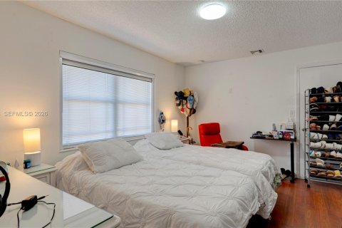 Villa ou maison à vendre à Miami, Floride: 3 chambres, 144.74 m2 № 2004667 - photo 29