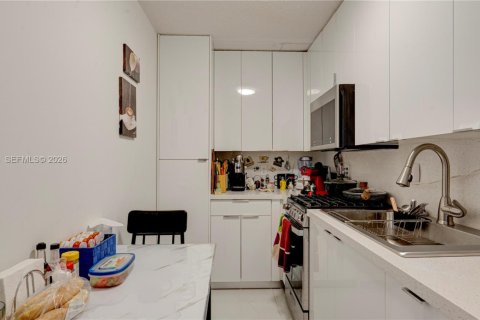 Villa ou maison à vendre à Miami, Floride: 3 chambres, 144.74 m2 № 2004667 - photo 25