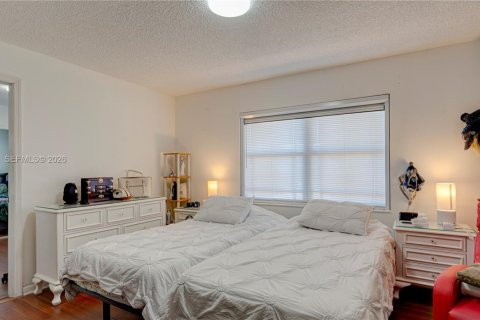 Villa ou maison à vendre à Miami, Floride: 3 chambres, 144.74 m2 № 2004667 - photo 30