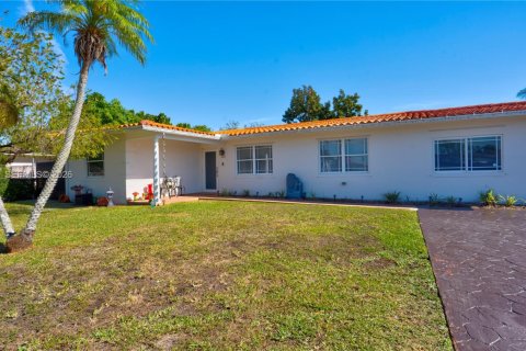 Villa ou maison à vendre à Miami, Floride: 3 chambres, 144.74 m2 № 2004667 - photo 4