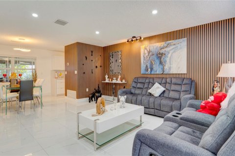 Villa ou maison à vendre à Miami, Floride: 3 chambres, 144.74 m2 № 2004667 - photo 7