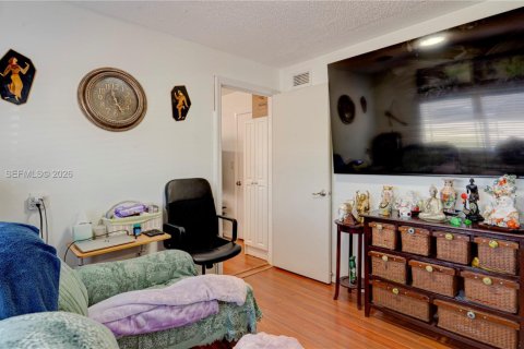 Villa ou maison à vendre à Miami, Floride: 3 chambres, 144.74 m2 № 2004667 - photo 27