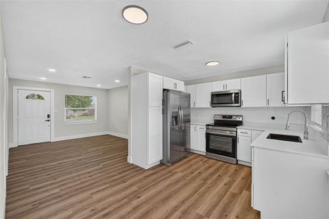 Villa ou maison à vendre à Bartow, Floride: 4 chambres, 129.32 m2 № 2322439 - photo 11