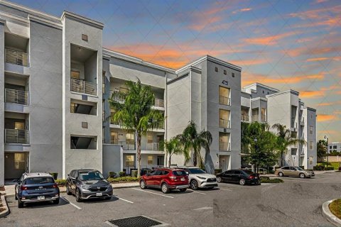 Condo in Kissimmee, Florida, 2 bedrooms № 2101874 - photo 2
