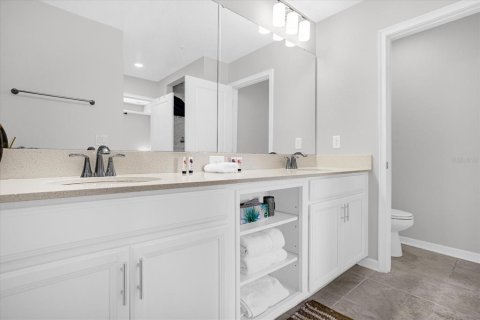 Condo in Kissimmee, Florida, 2 bedrooms № 2101874 - photo 19