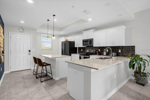 Condo in Kissimmee, Florida, 2 bedrooms № 2101874 - photo 7